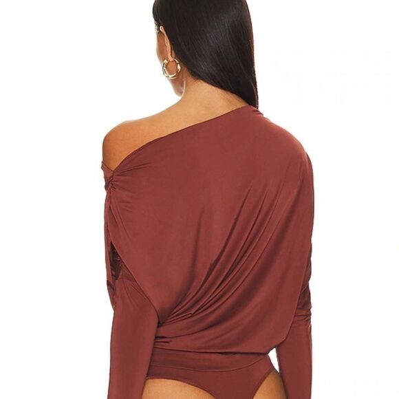 Free People x Revolve Red Jasper On The Town Off Shoulder Bodysuit - Picture 3 of 8